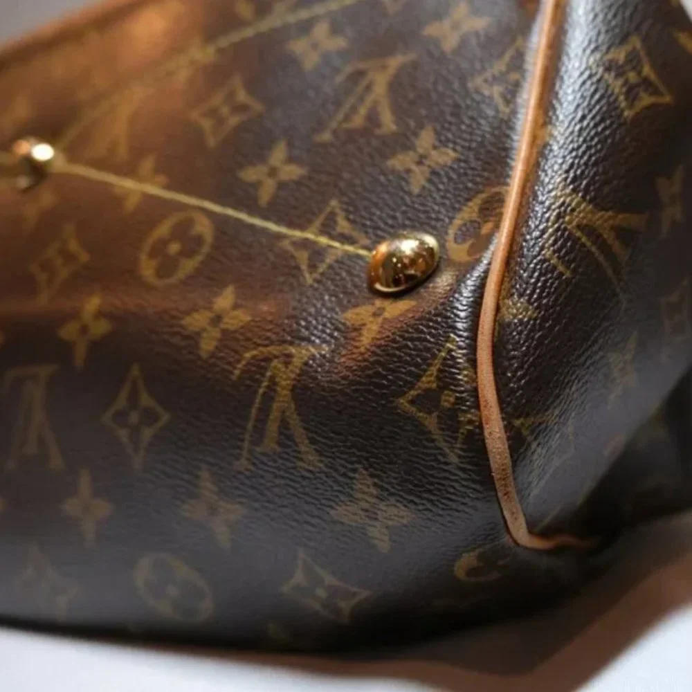 Louis Vuitton Monogram Canvas GM Tivoli Handbag